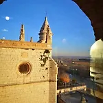 Casa El Tratado, Situada En El Casco Historico Con Patio Privado *