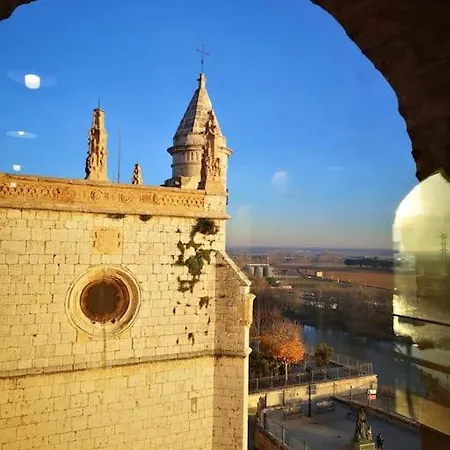 Casa El Tratado, Situada En El Casco Historico Con Patio Privado *
