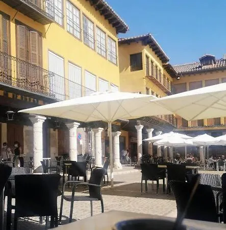 Casa El Tratado, Situada En El Casco Historico Con Patio Privado בית נופש טורדסיאס